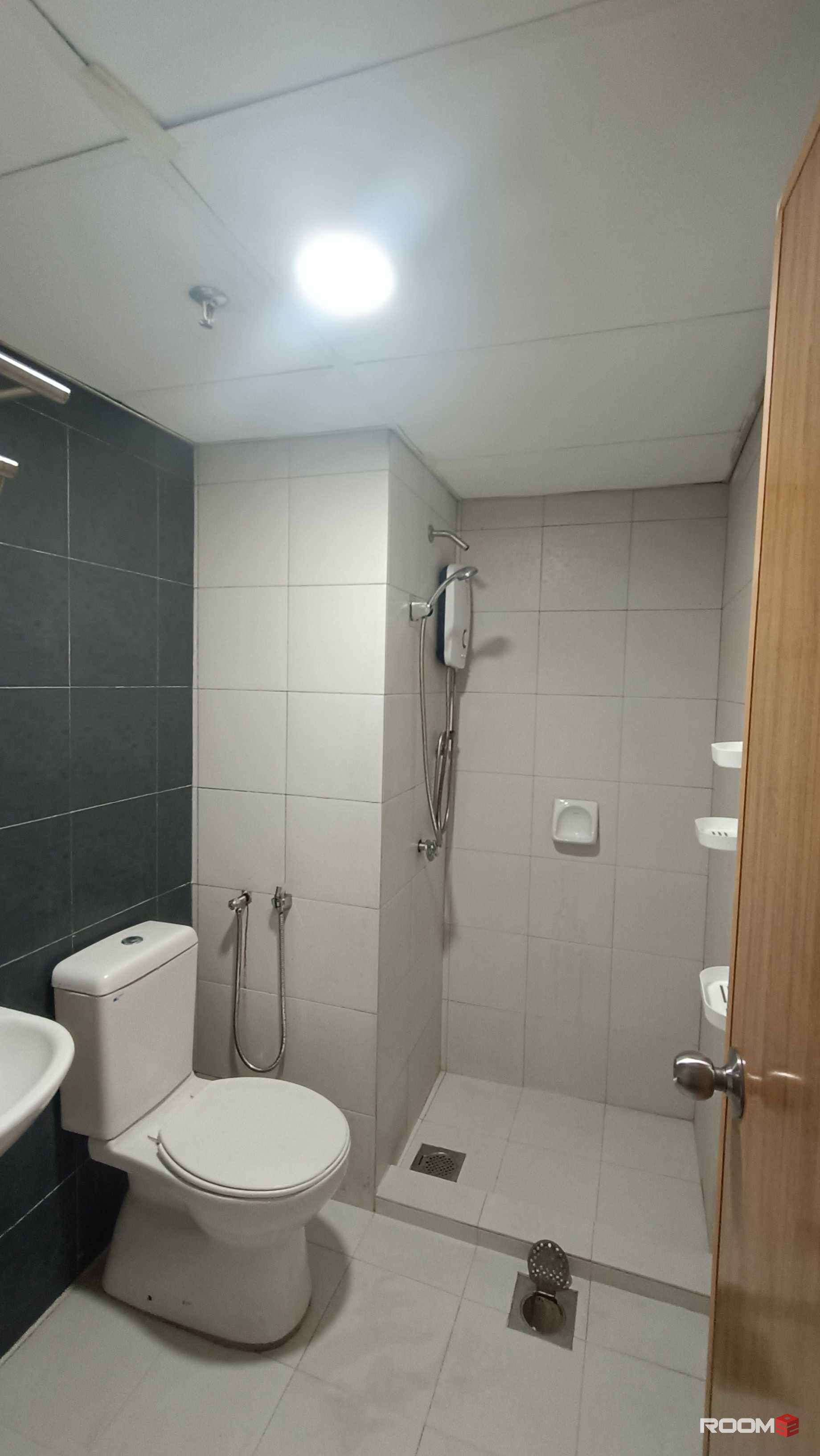 🏡 Affordable Room for Rent with Bathroom — Clean & Comfortable