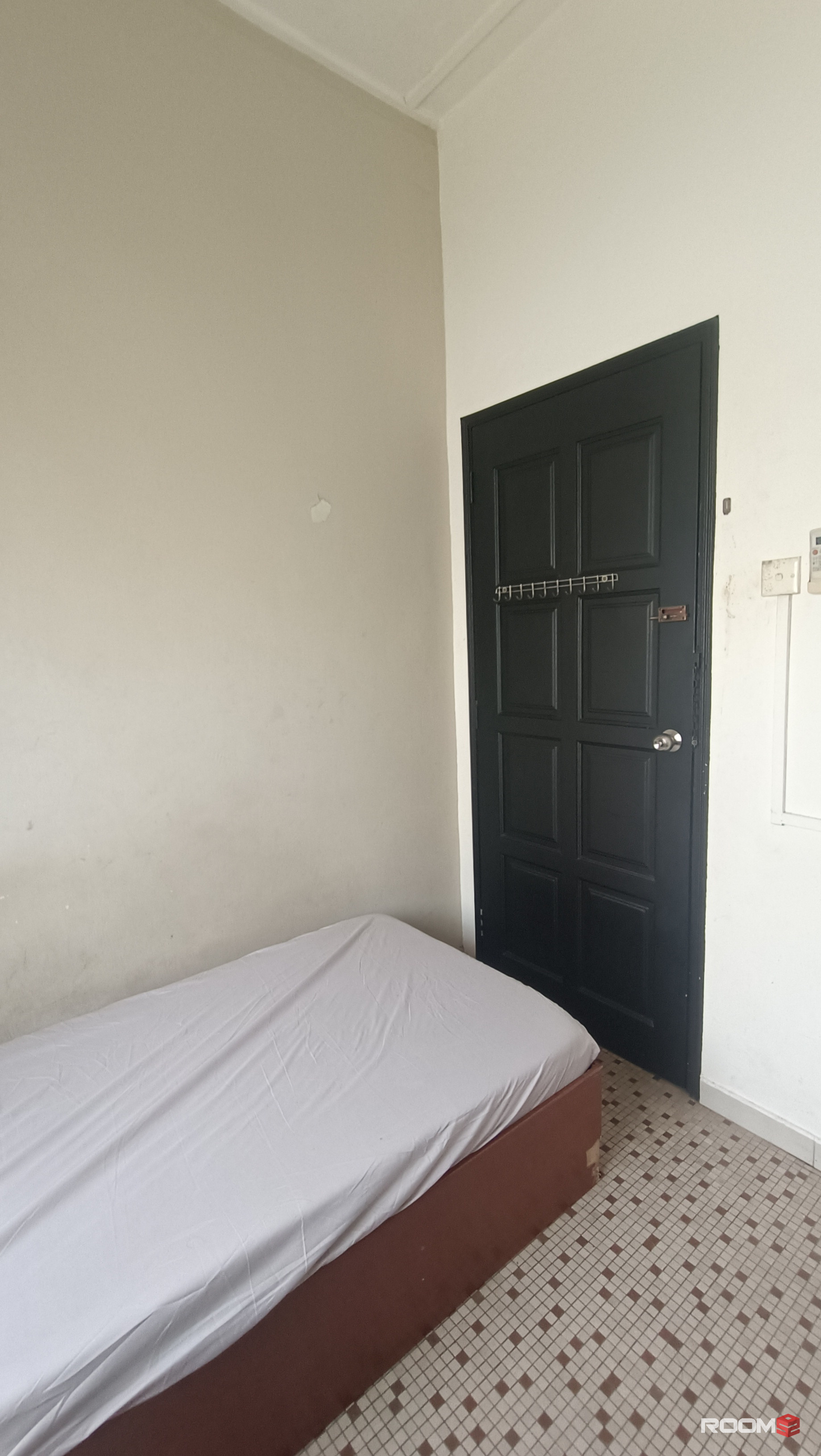 🌟 Cozy Room 🛏 Near Stulang & KSL ✨ Move In Anytime!
