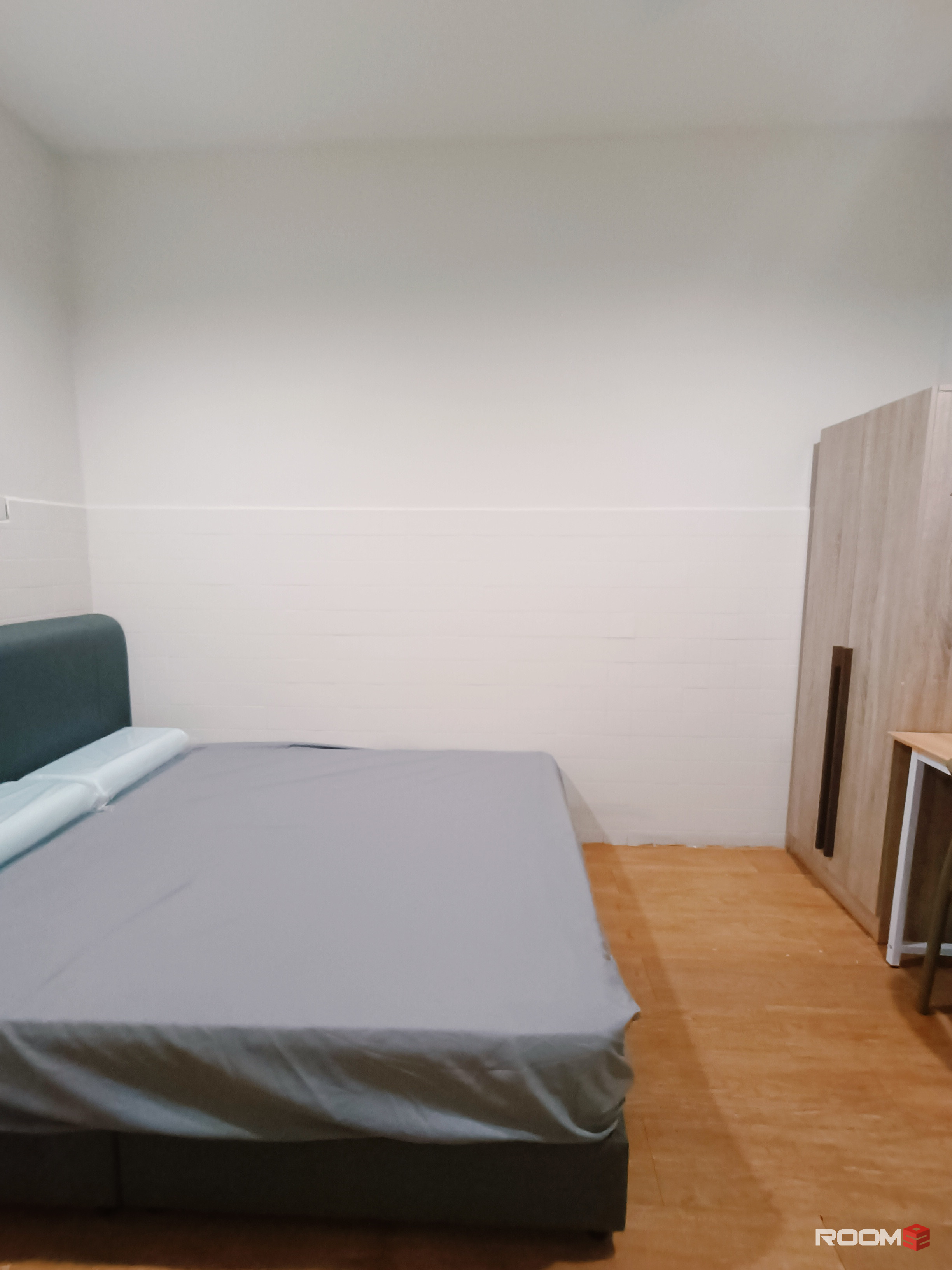 Fully Furnished Unit with Shared Bathroom
