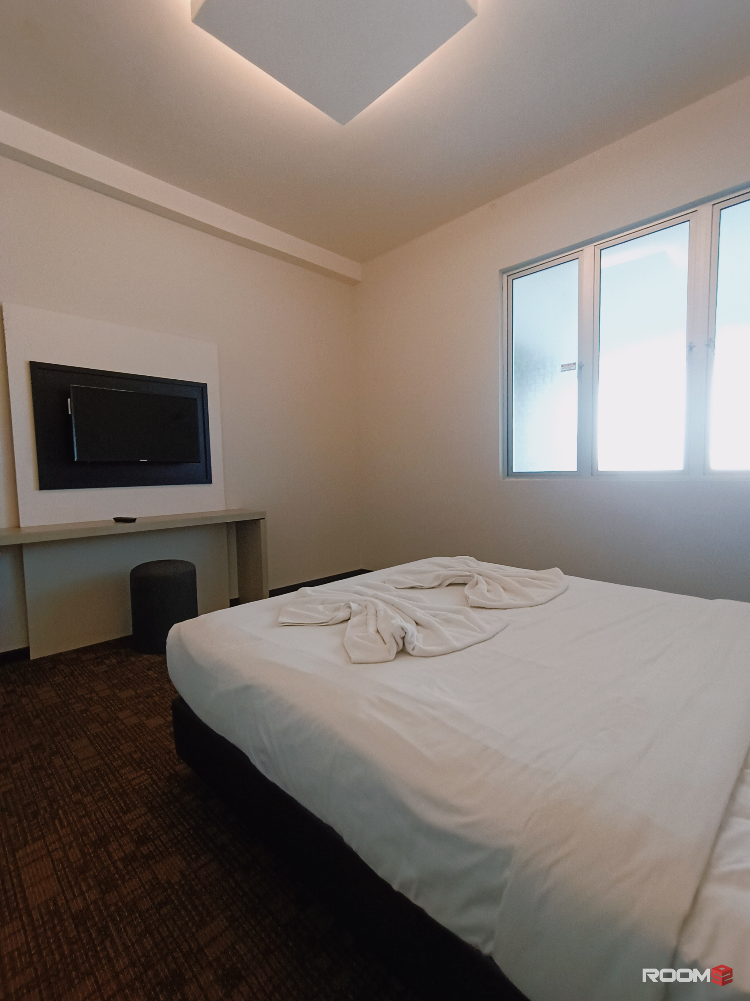 ✨ Master Bedroom Available — Comfort, Privacy & Good Vibes Only