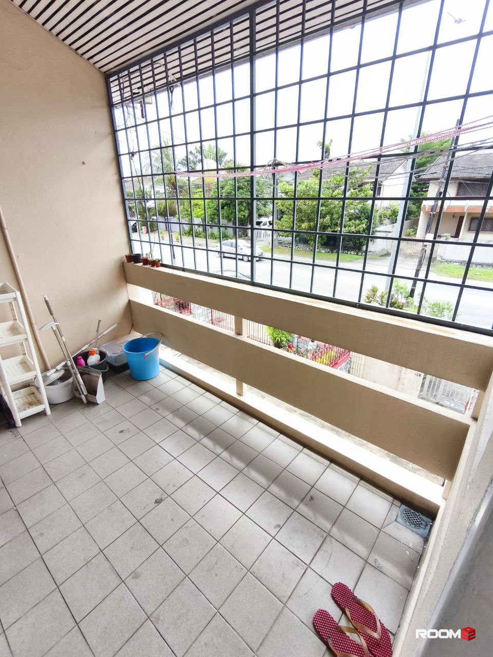 🐹 AC Balcony Medium bed Room at SS1, PJ 🏡