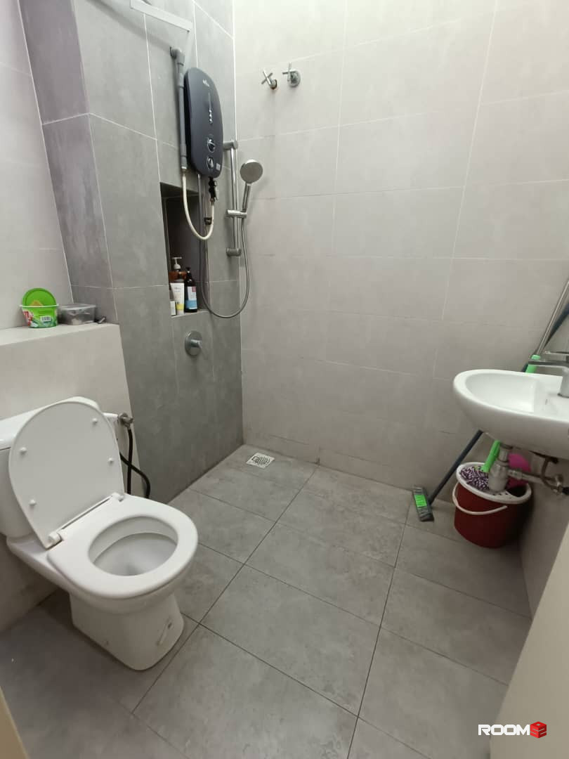 One Month Depo ❗ Non Sharing Room Rent at Kemuning Utama Shah Alam