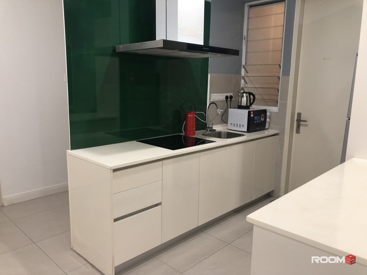 Premium ⭐️  Studio Room Fully Furnished @ Nova Saujana, Special Promotion, Aircond Wardrobe Table Chair Mat