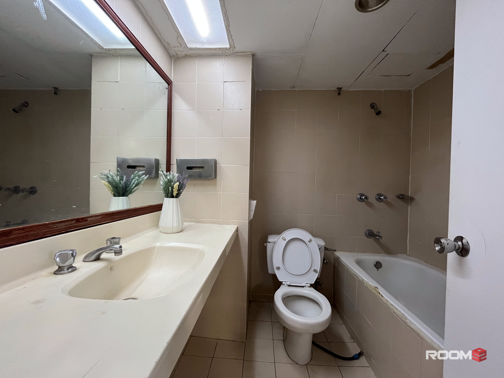 Room Rental With Amazing Cheap Food Street 🍕🫓🥪🥙