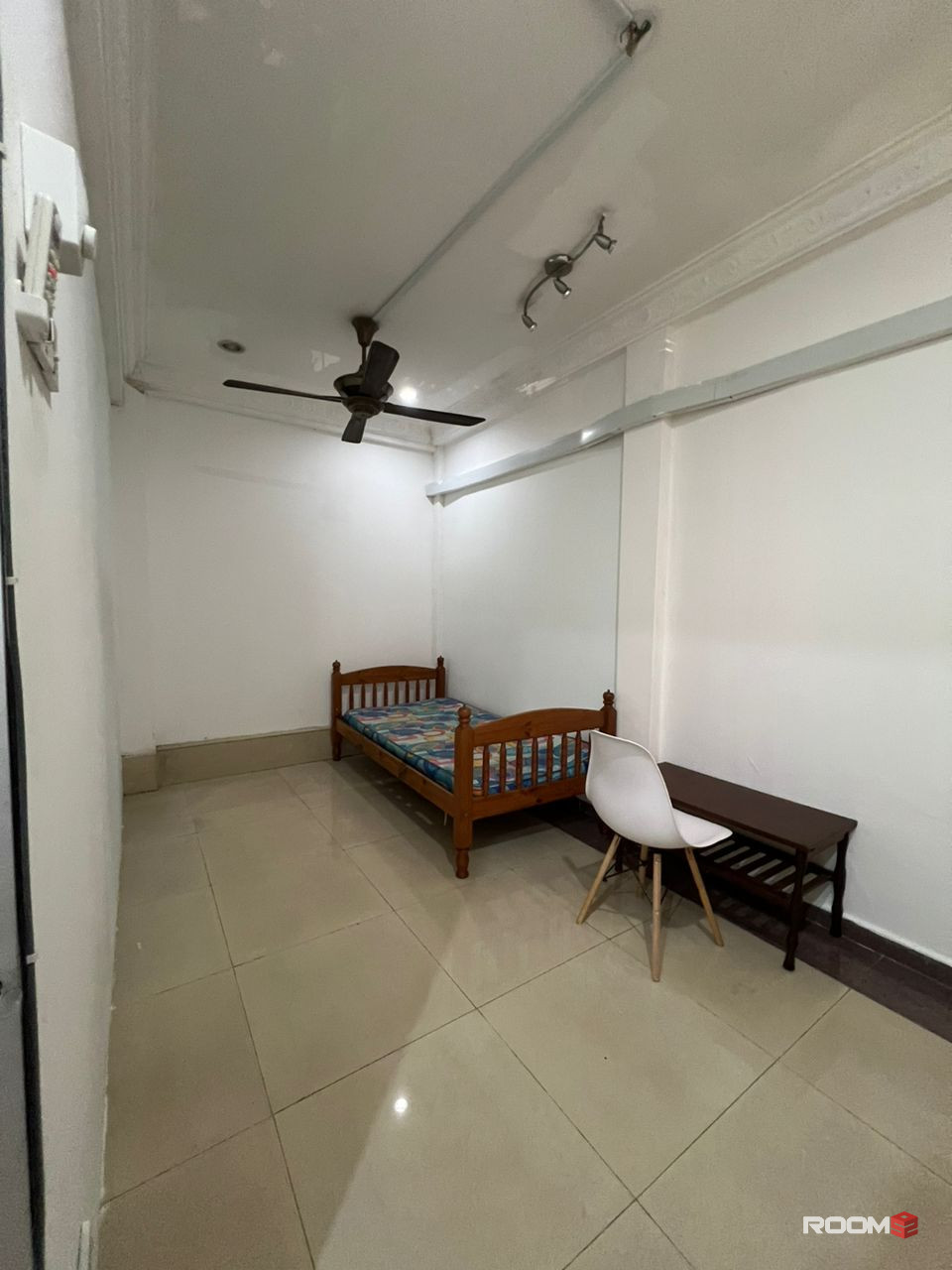 Room at SS15 nearby INTI college! Free WiFi ! Free Viewing!