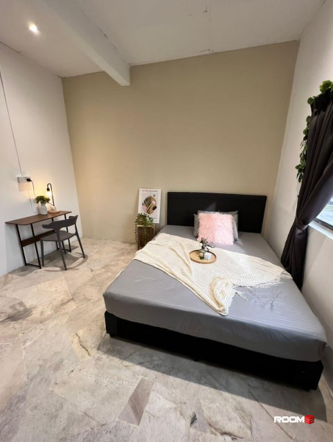 Working place in Paradigm Mall 🛍️? Fully Furnished Room attached private bathroom 💯RM0 Deposit