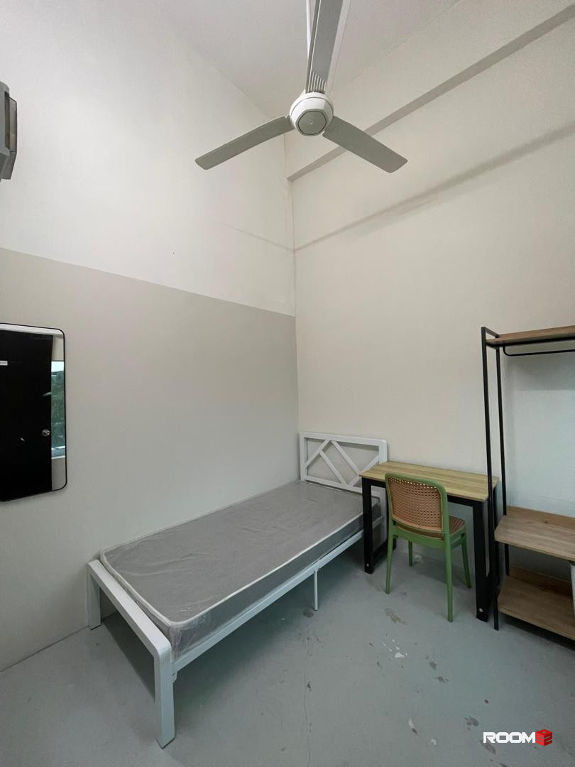 ZERO DEPOSIT ✅ Single Room for Rent at Kota Kemuning near Main Place mall 🚘