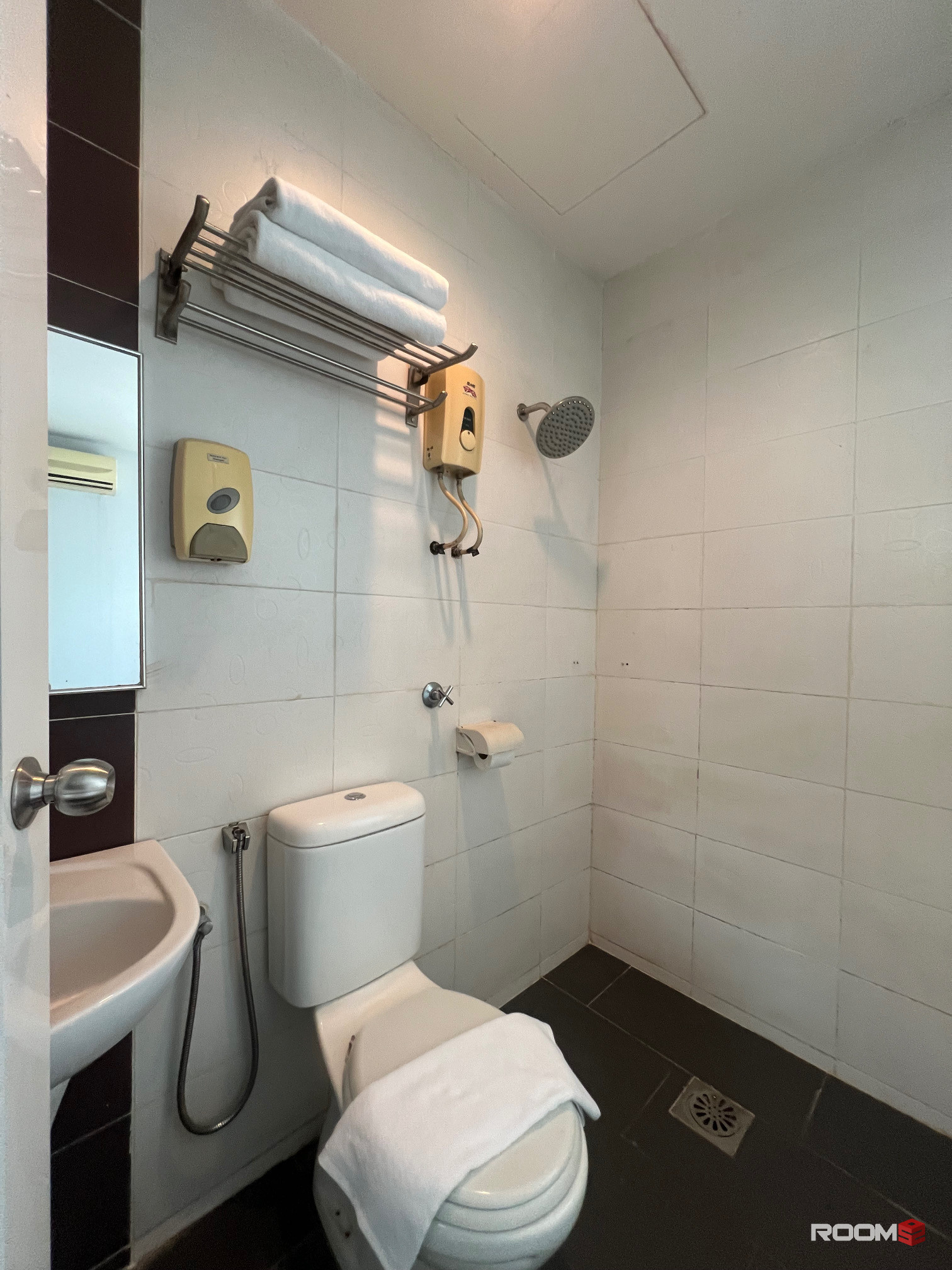SS21 Co Living Hotel Master Room With Private Bathroom 【Zero Deposit !!!】
