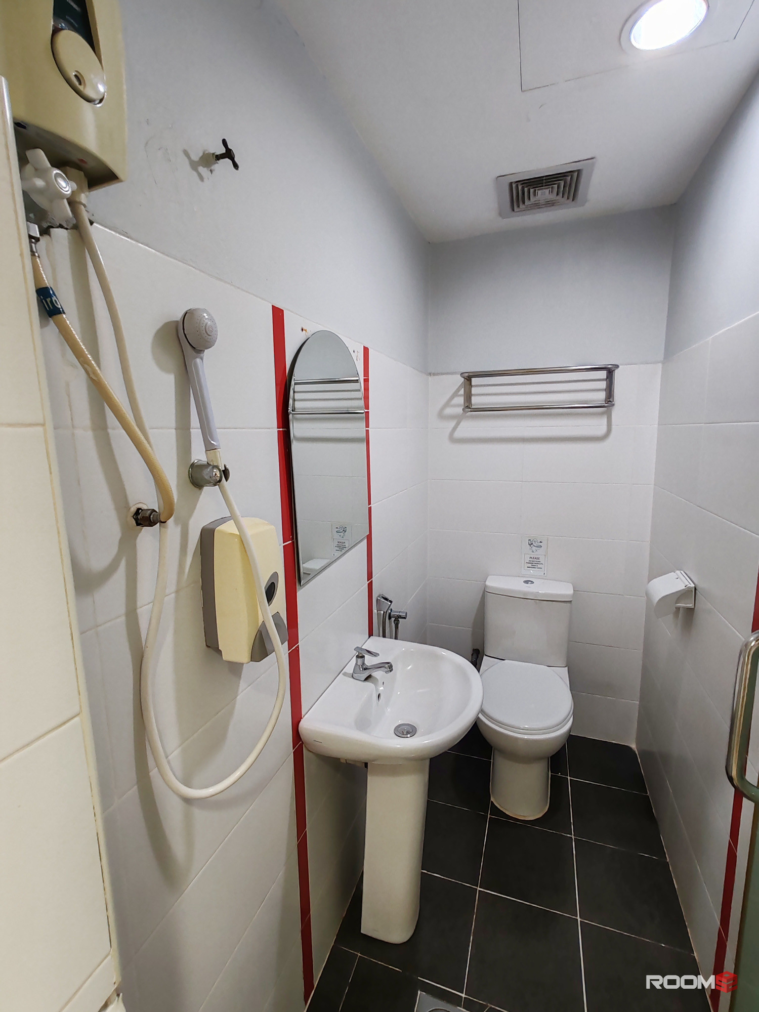 3 mins walk to MRT Kota Damansara 🚶Fully Furnished Single Room with Aircond for Rent ⭐ Only charge for Aircond Usage❄️
