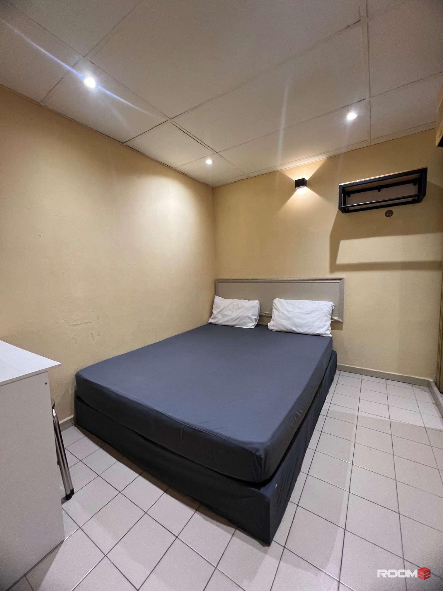 Nice Medium Room with Private Toilet, F/F, All Inclusive, Puchong