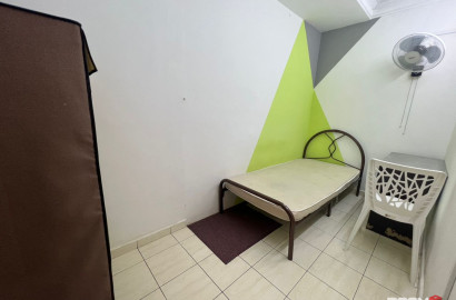 💥💥👧👧FEMALE UNIT👧👧 MIDDLE ROOM Available at SS2 Petaling Jaya💥💥