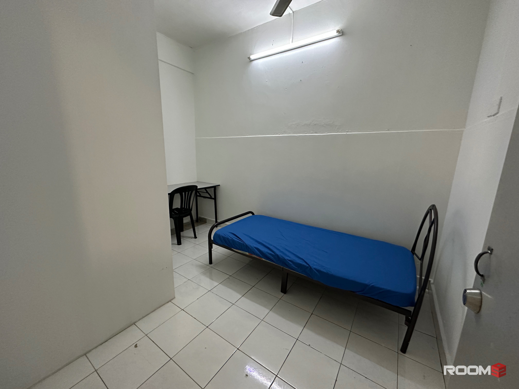 Walking Distance to SS15 LRT Station ! Room For Rent at SS15, Subang Jaya with High Speed WI-FI