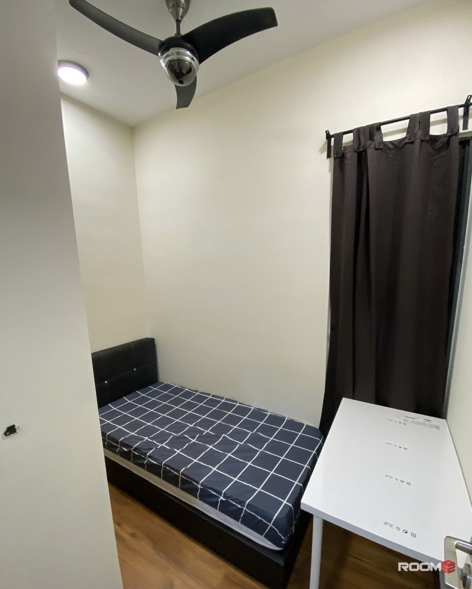 Quiet Single Room w Air Con ❄️ FREE Cleaning 🧹 Utilities 📶 @ The Petalz, Old Klang Road