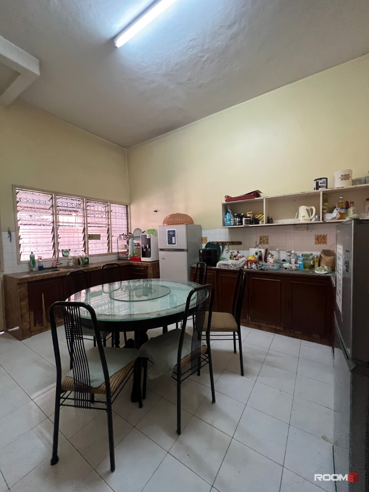 5 mins walk to SS2 Night Market, Room for RENT, Nice Location🔁🥵