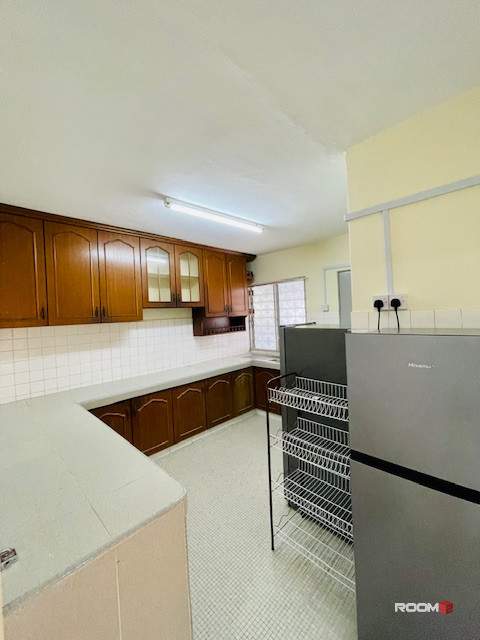 FEMALE Room For Rent Near Eko Cheras