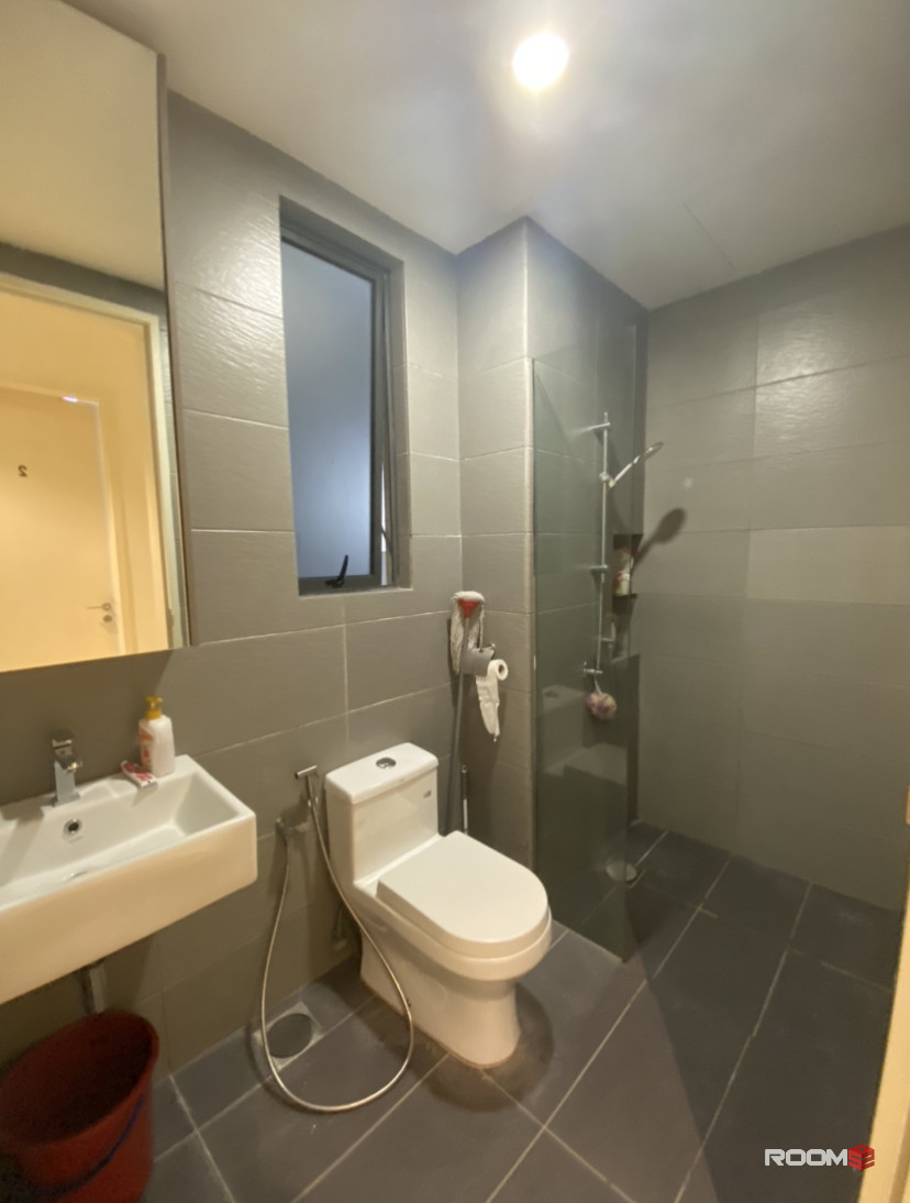 [Female Unit] Middle Room for Rent @Petlaz Residence, Old Klang Road