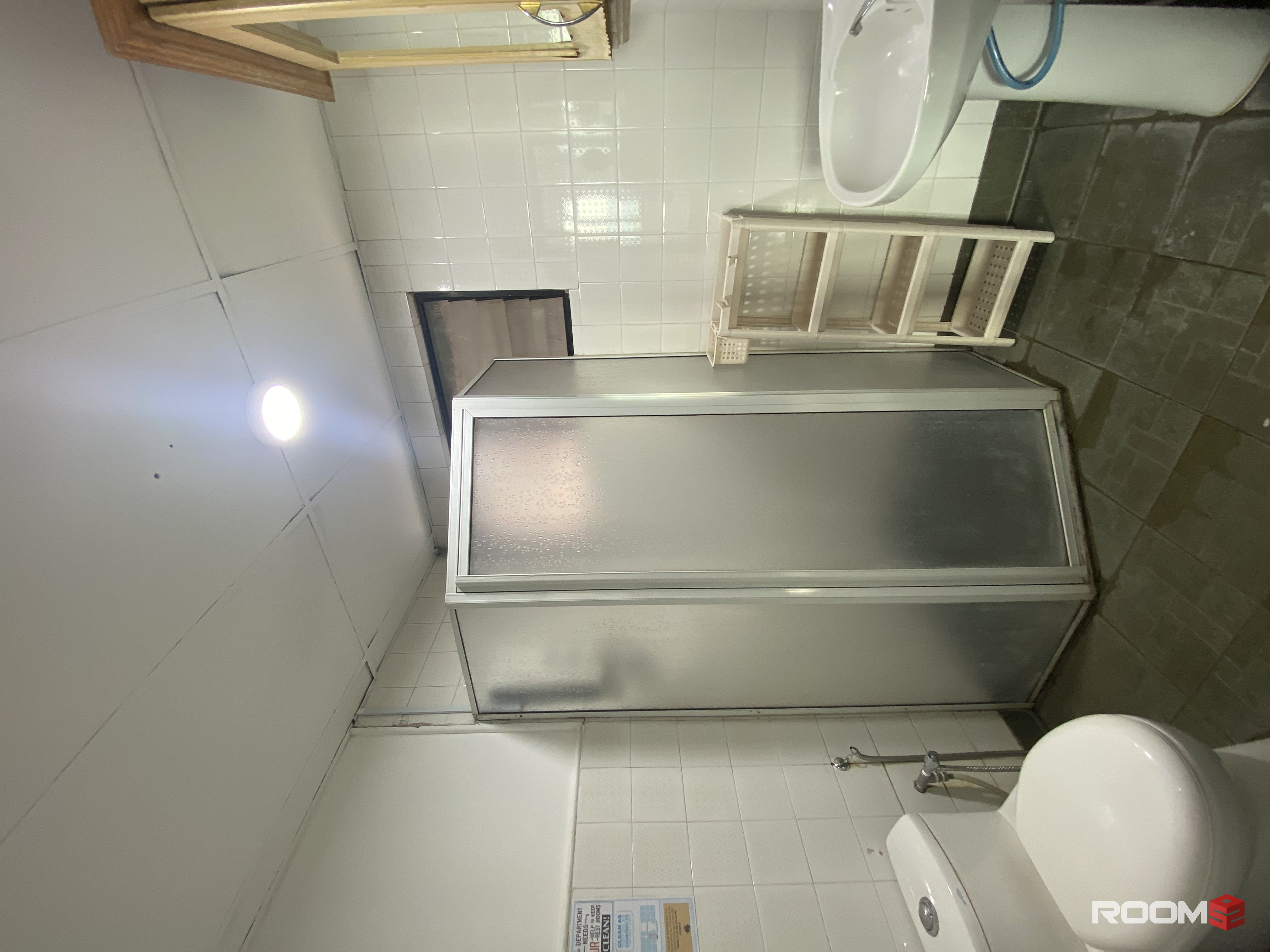 📢MEDIUM LARGE ROOM @3 Mins Walk to LRT PWTC & Sunway Putra Mall [Bistari Condominium PWTC] (KL Center Area)