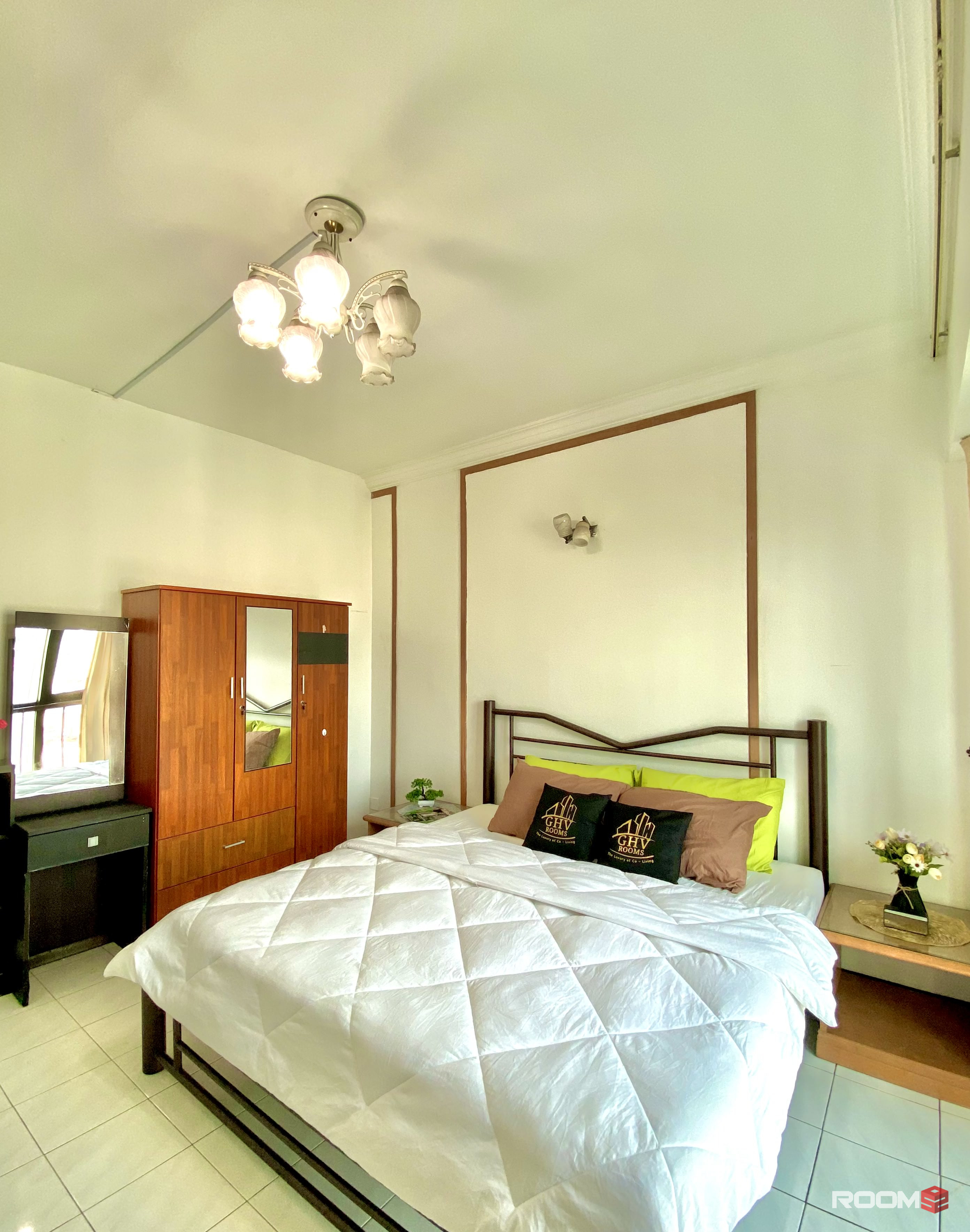 📢MEDIUM LARGE ROOM @3 Mins Walk to LRT PWTC & Sunway Putra Mall [Bistari Condominium PWTC] (KL Center Area)