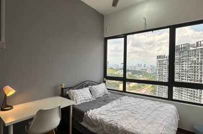 Fully Furnished Middle Room w Air CON ❄️ KL VIEWS ✅ @ The Petalz, Old Klang Road