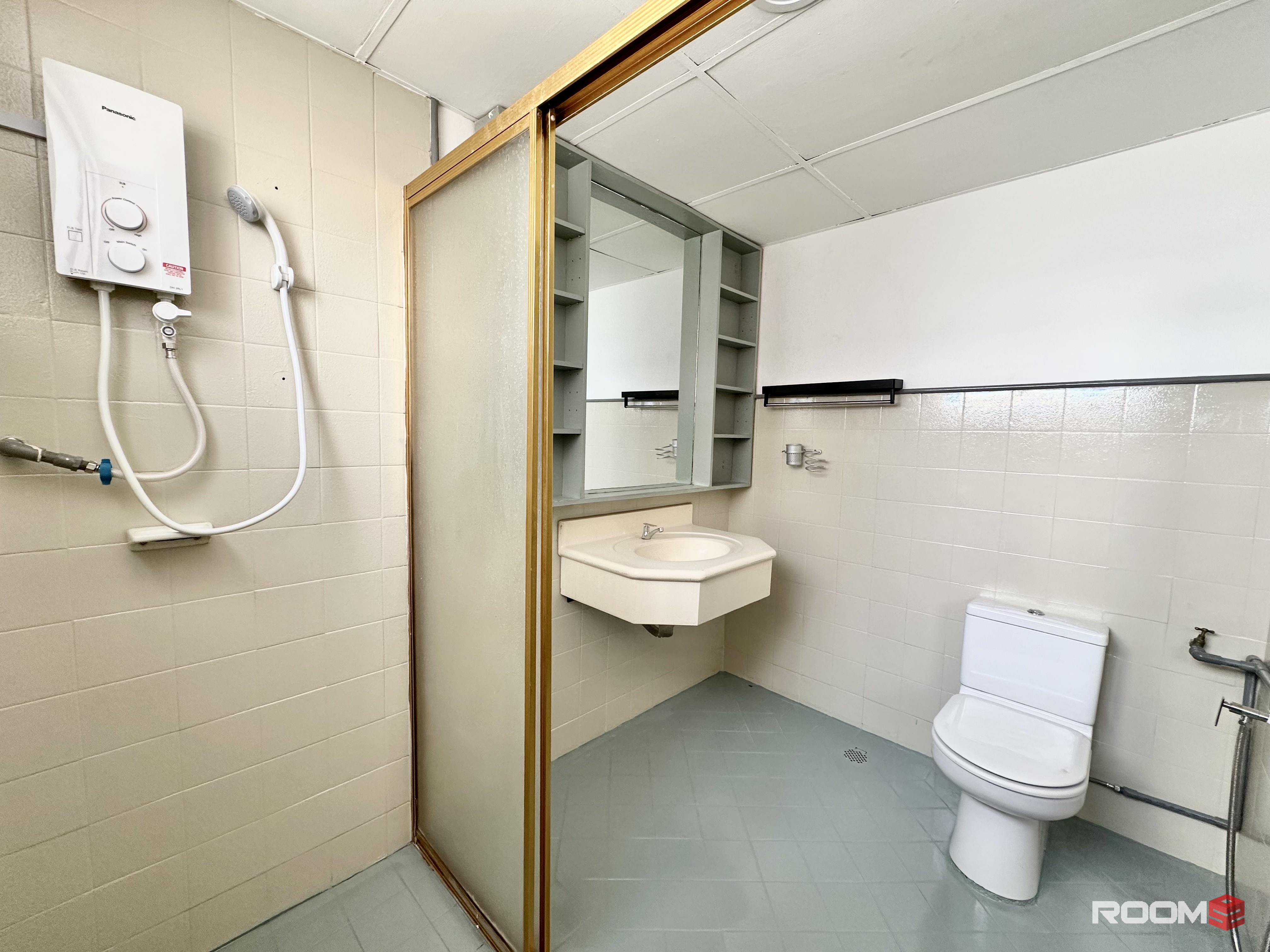ZERO DEPOSIT✅🔥 [NEW FEMALE MASTER ROOM]Only 1 mins walk to LRT PWTC Station & Sunway Putra Mall [KL City Area]