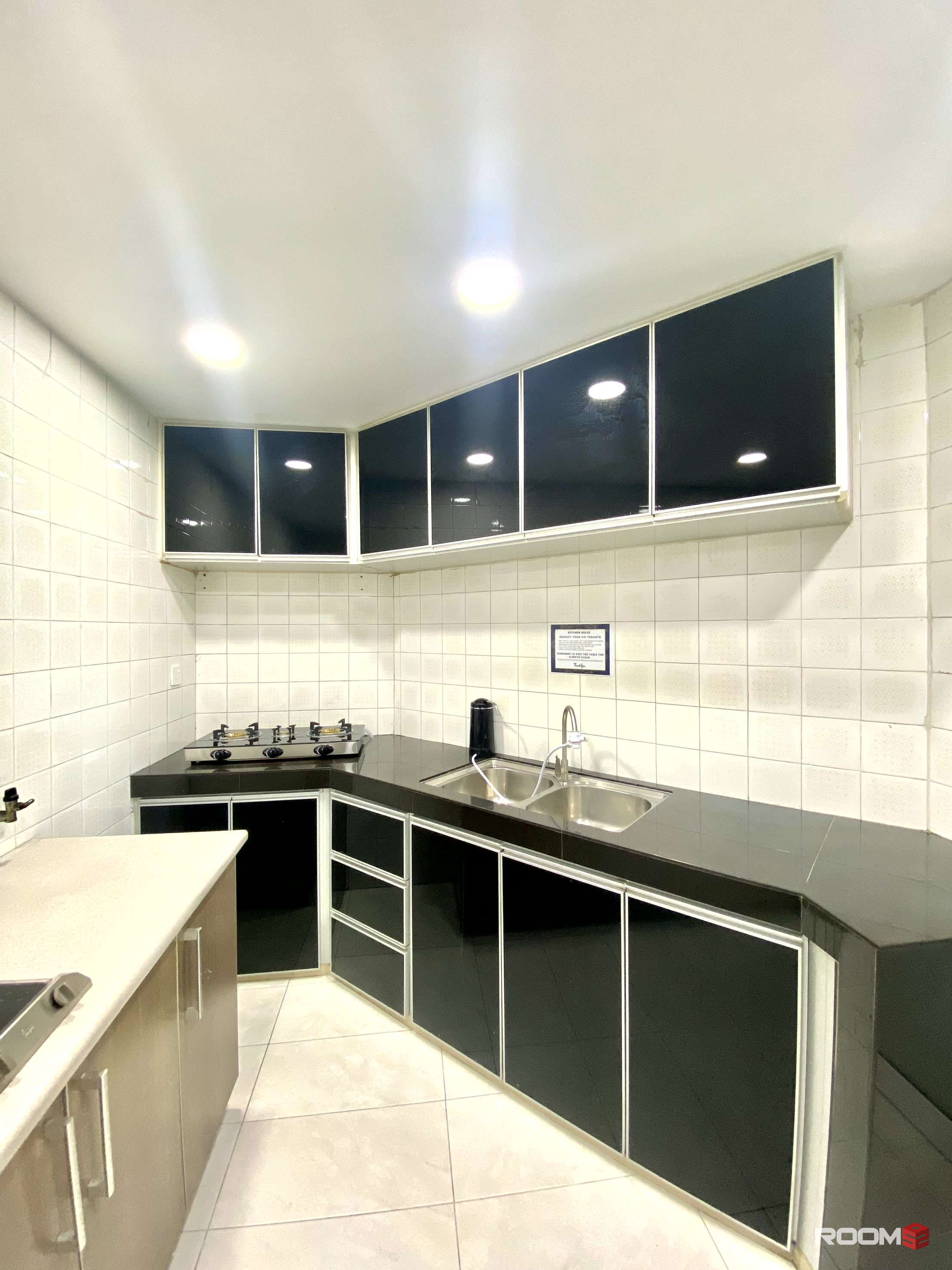 1 MONTH DEPOSIT ONLY✅🔥[SINGLE ROOM] Only 1 mins walk to LRT PWTC Station & Sunway Putra Mall [KL City Centre Area] 🚄 �
