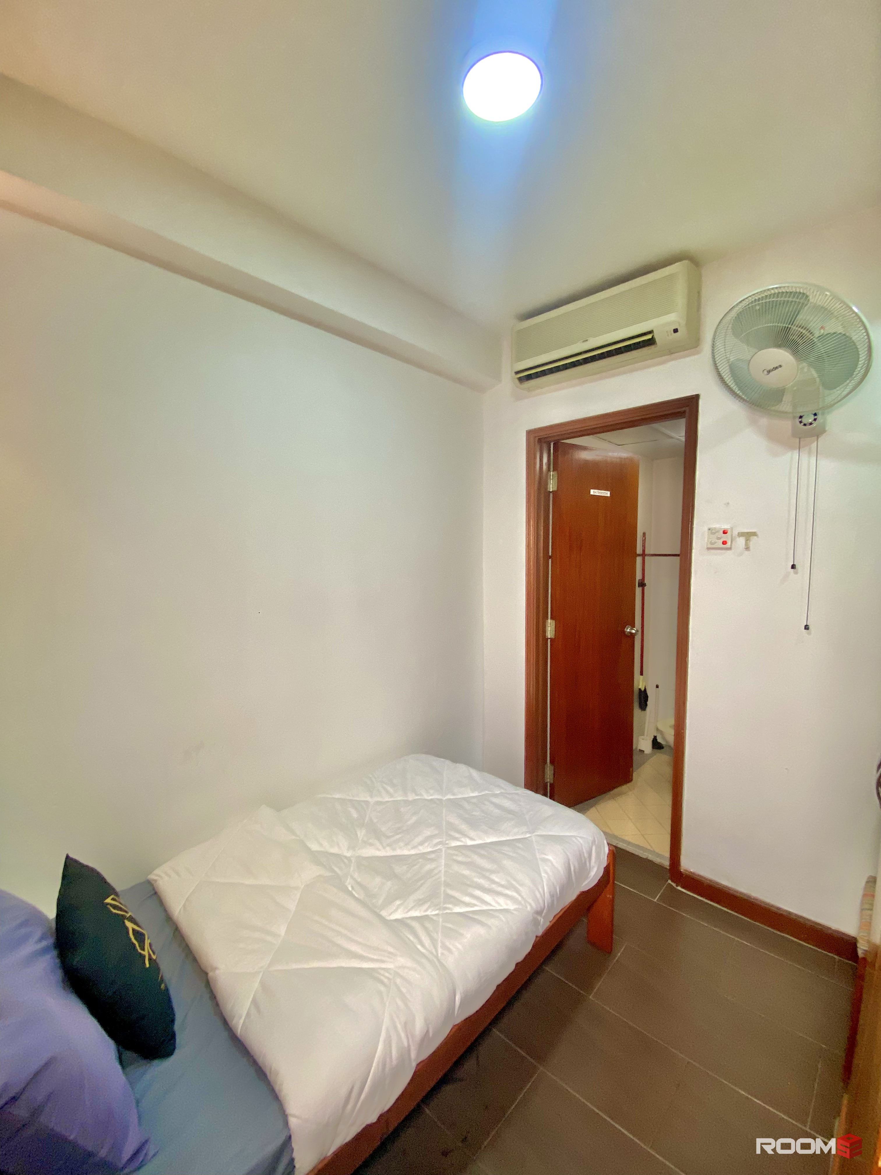 [FEMALE SINGLE ROOM w PRIVATE BATHROOM] 3 Mins walk to LRT PWTC & Sunway Putra Mall @PWTC [KL City Centre Area]