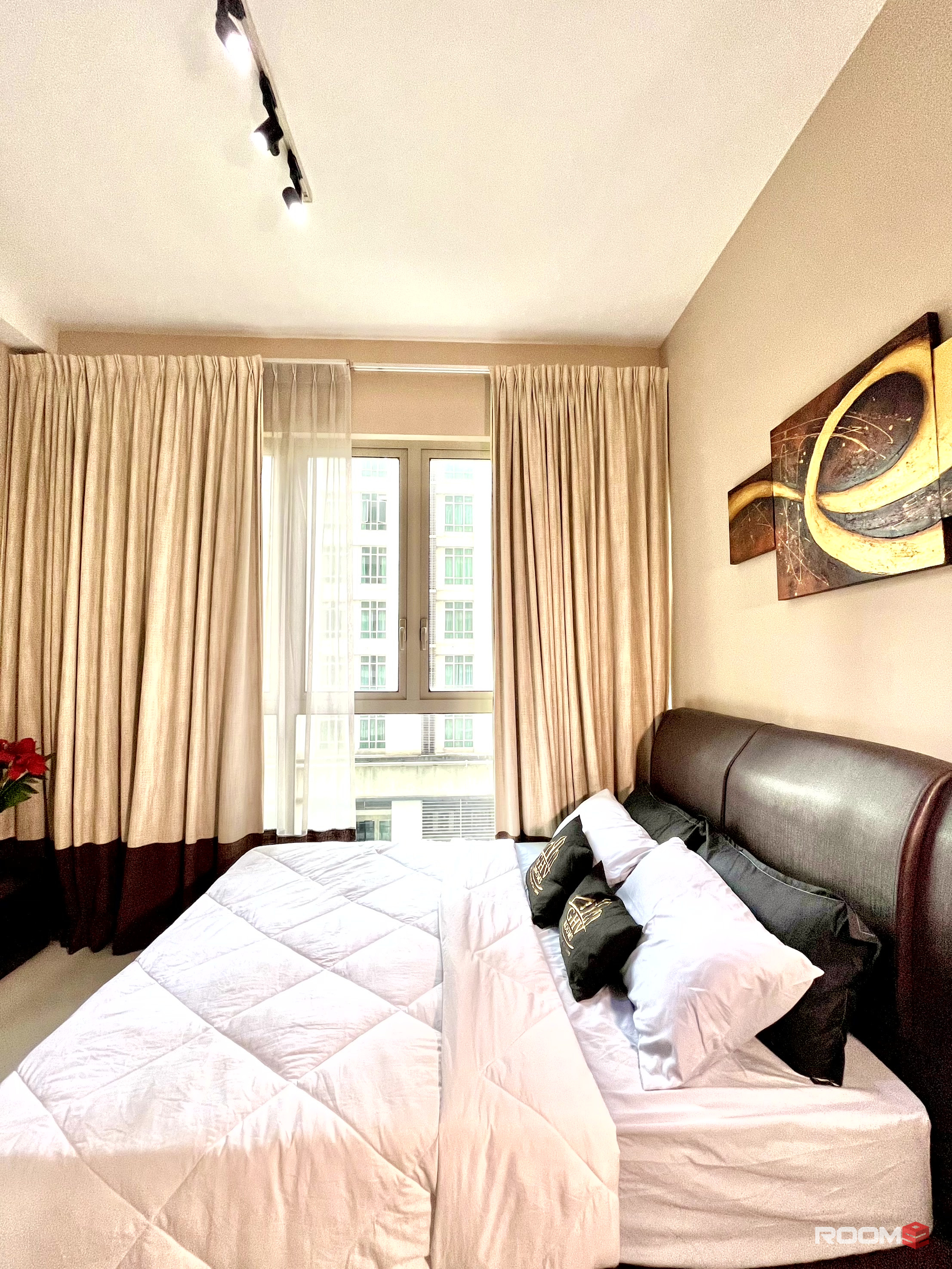 📢LUXURY FEMALE MEDIUM ROOM @MARC Residence, KLCC