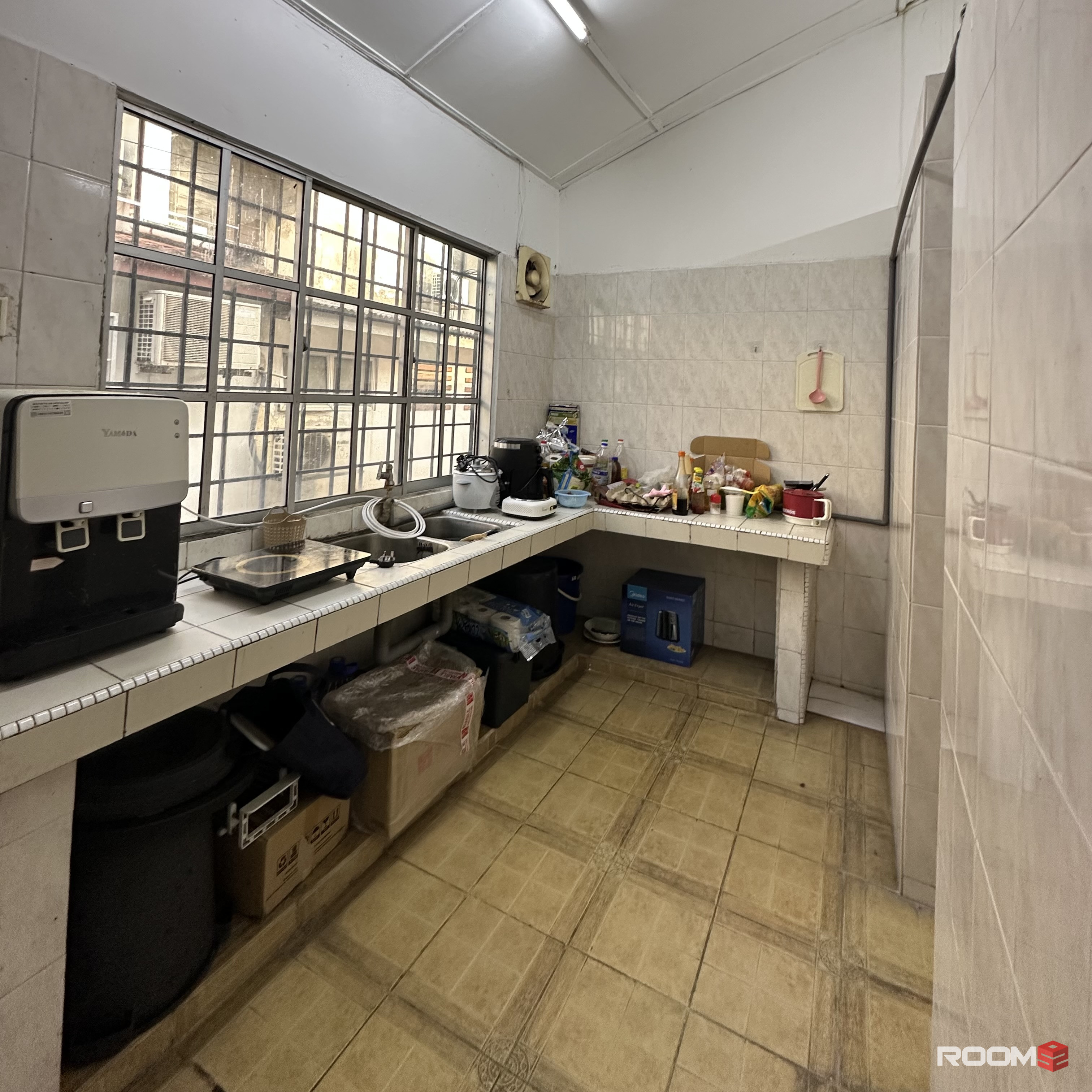 FEMALE UNIT ‼️MOVE IN IMMEDIATELY WITH ZERO DEPOSIT ‼️SINGLE ROOM @SS15