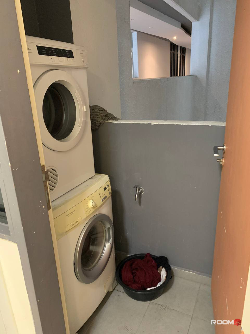 BRAND NEW Middle Room for 2 PAX with A/C ❄️@ The Petalz