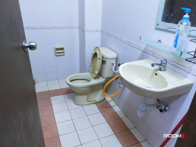 Zero Deposit! Middle Room Attached bathroom in Bandar Bukit Puchong