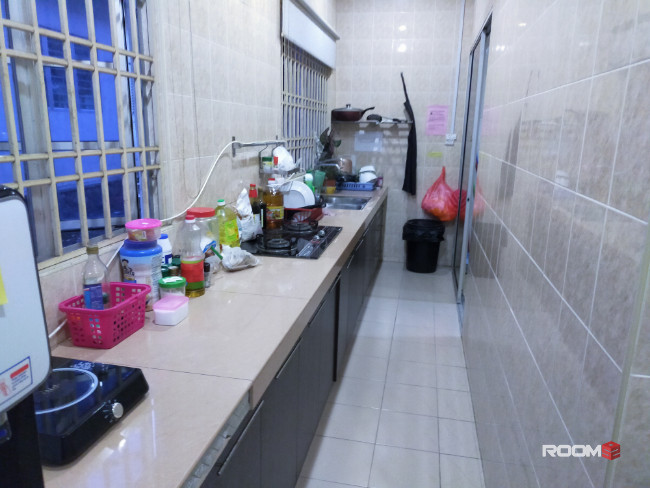Zero Deposit! Middle Room Attached bathroom in Bandar Bukit Puchong