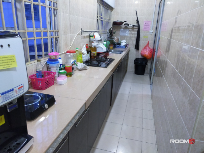 Zero Deposit! Middle Room Attached bathroom in Bandar Bukit Puchong
