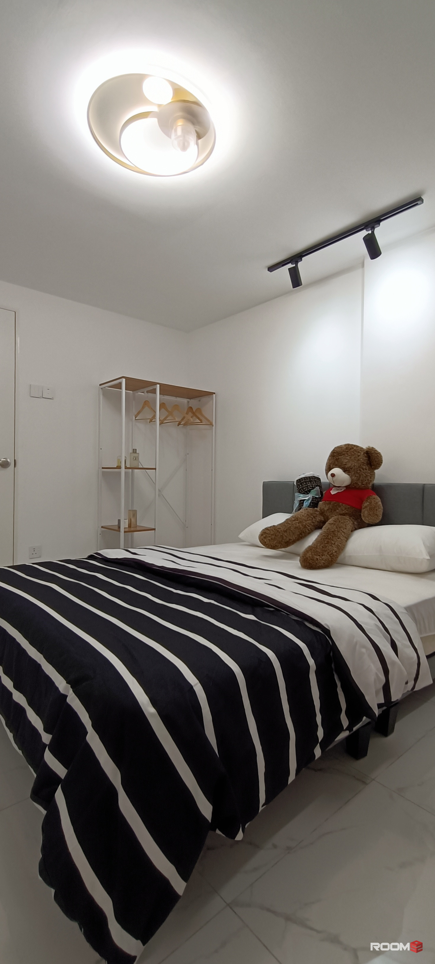 [Middle Room] Near Sunway/Icon City/Paradigm Mall/Kelana Jaya/SS2/SS3