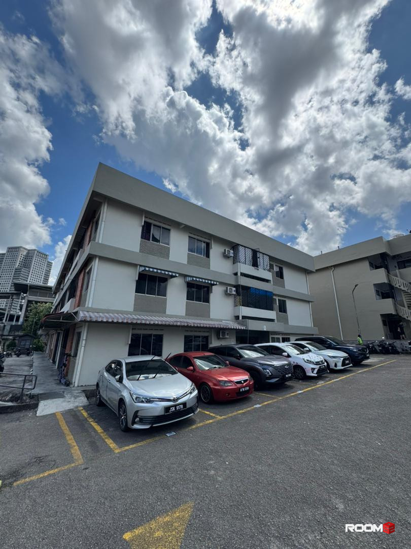 🔥1 KM to CIQ 🔥| SUPER easy commute😎 🌟Affordable, cozy & perfect room for Singapore workers🌟