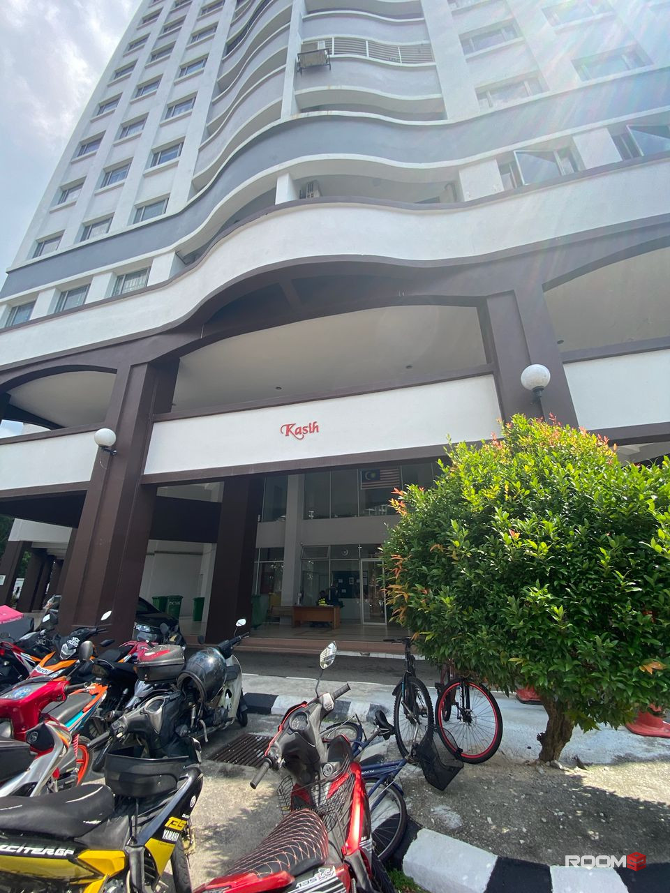 🛌🏻 Room with Window in D'Aman Crimson, Ara Damansara 450m walk to Lembah Subang LRT 📍