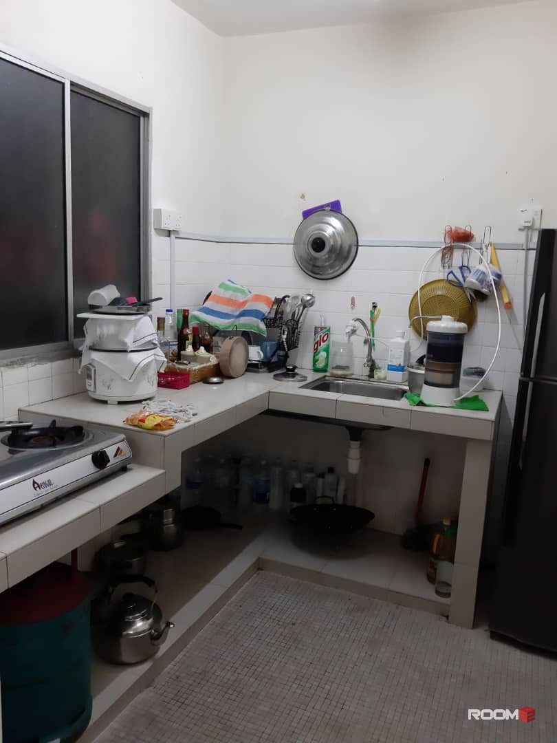 Available on April 03, 2022 onwards Desa Setapak KL, Master Room For Rent (allow by 2 people to sharing)