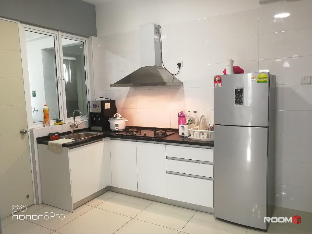 (Alice Retreat) Middle Room with Balcony For Rent @ Regina Residence USJ 1