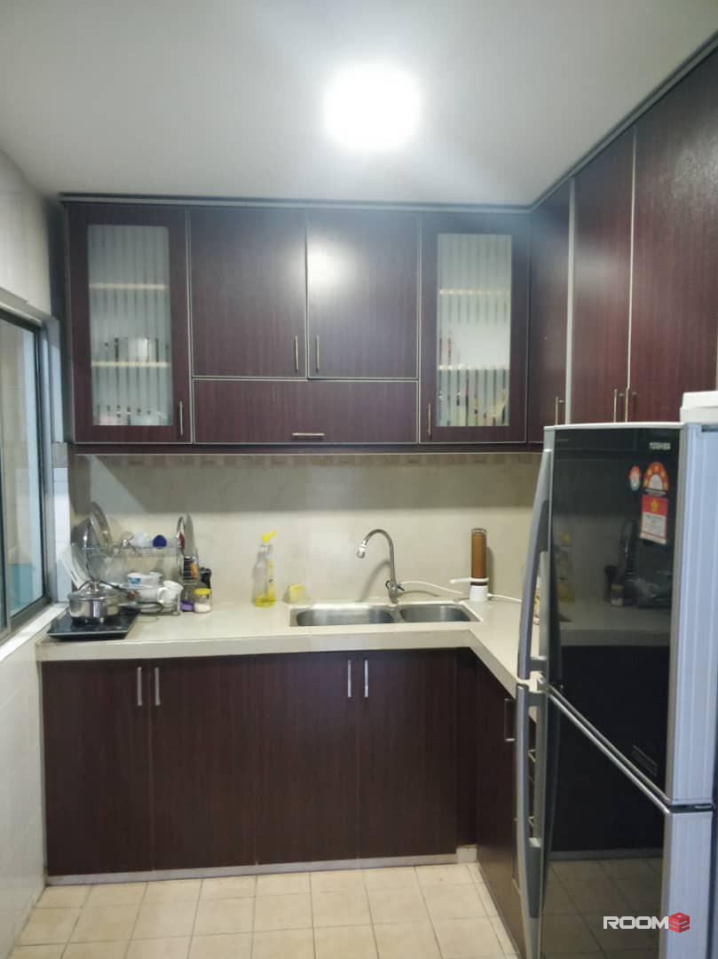 Middle Room For Rent, Sutramas Apartment， Puchong Jaya (Include all utilities and AIR-CON USAGE!!)