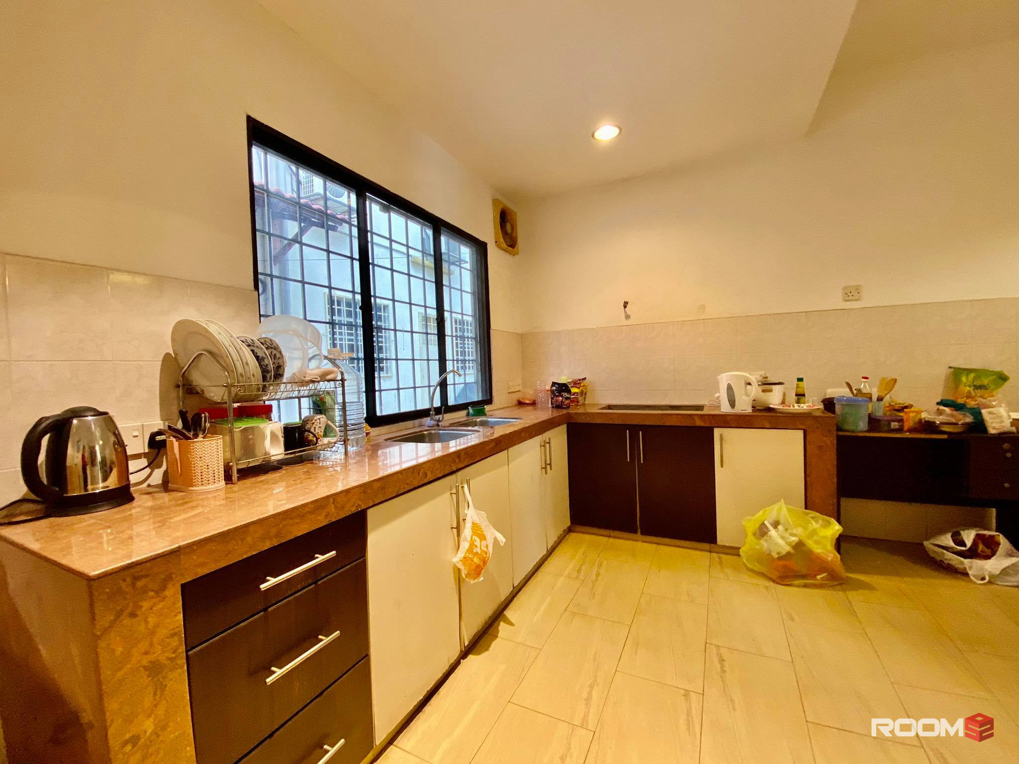 Middle Room at Bandar Puchong Utama [" 𝚂𝙰𝙻𝙴 𝙼𝙴𝚁𝙳𝙴𝙺𝙰 !! "] Bilik Sewa Puchong [1 Months Depo 💥] Puchong Utama