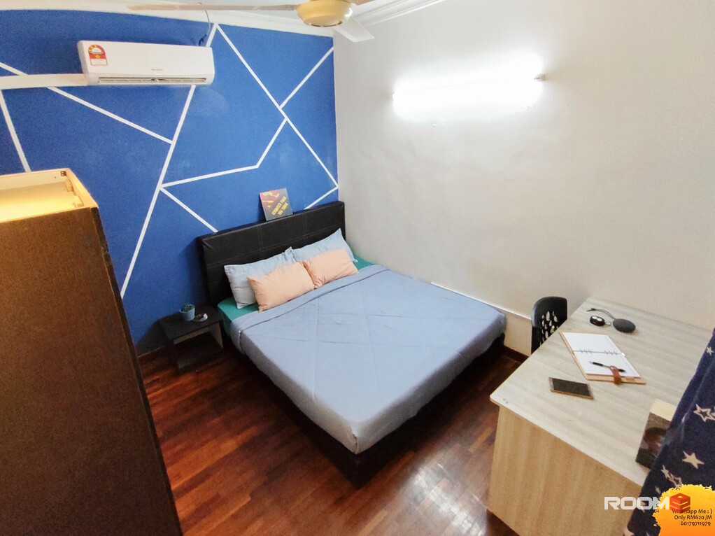 Middle Room at Subang Bestari, Subang