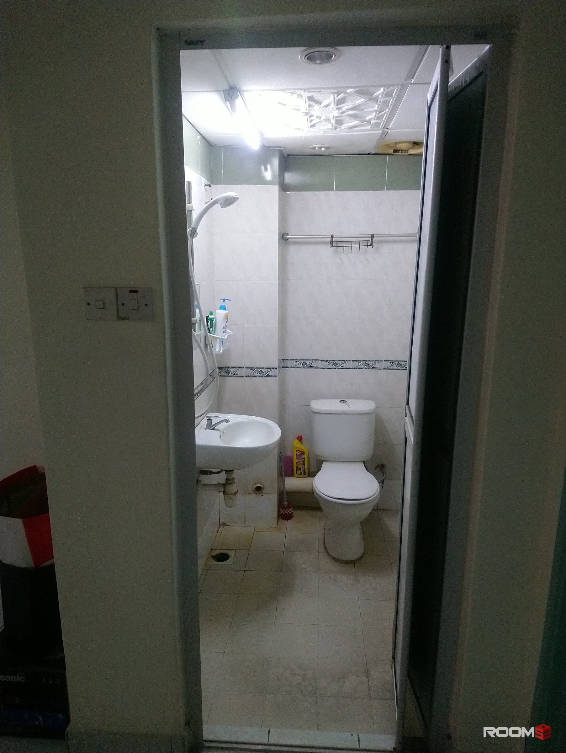 One Medium Room For Rent At Cheras