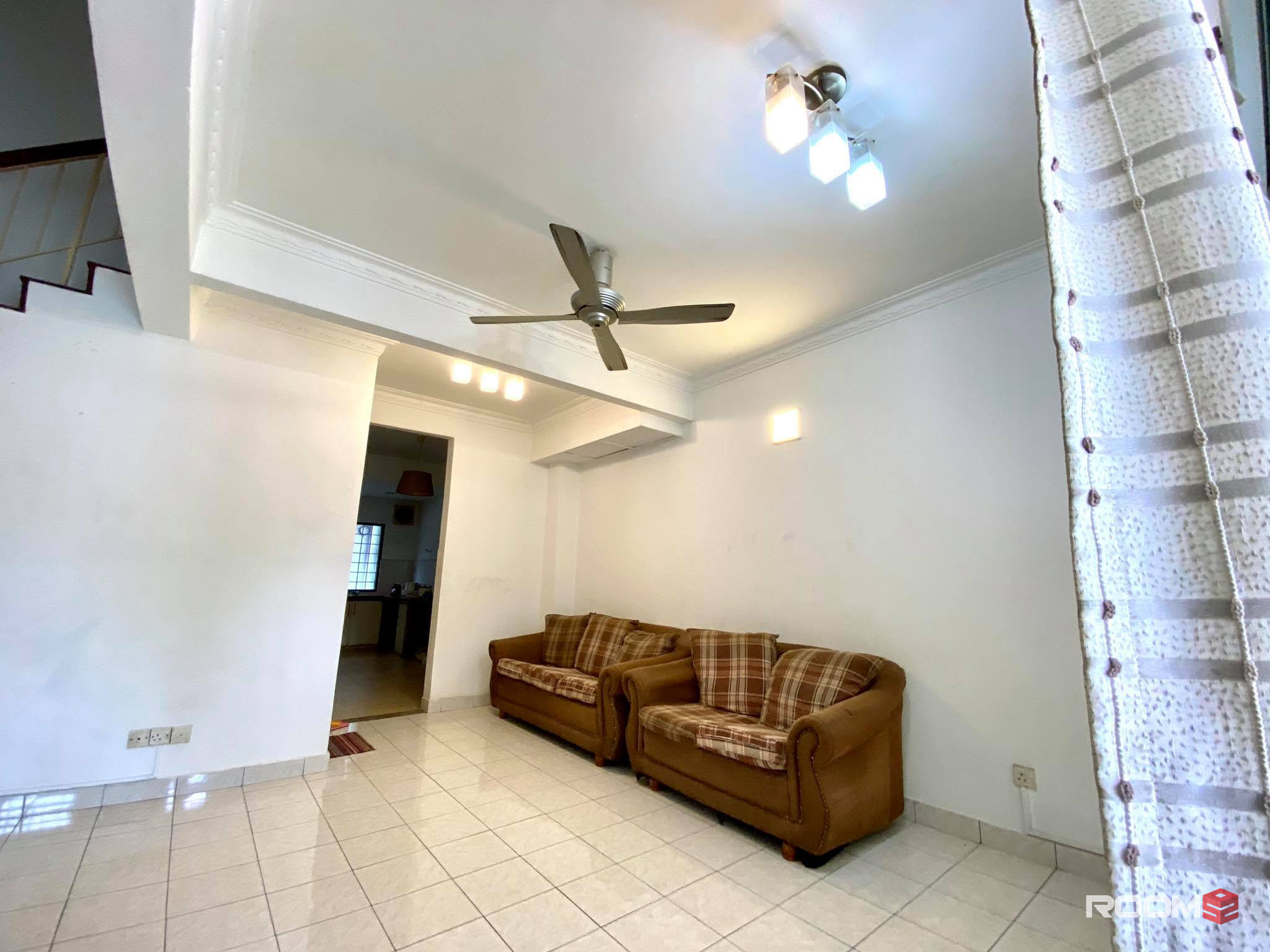 "𝑴𝑰𝑫𝑫𝑳𝑬 𝑹𝑶𝑶𝑴" at Bandar Puchong Utama, Puchong, Bilik Sewa Puchong [Zero Depo 🌞] Puchong Utama, Puchong Perda