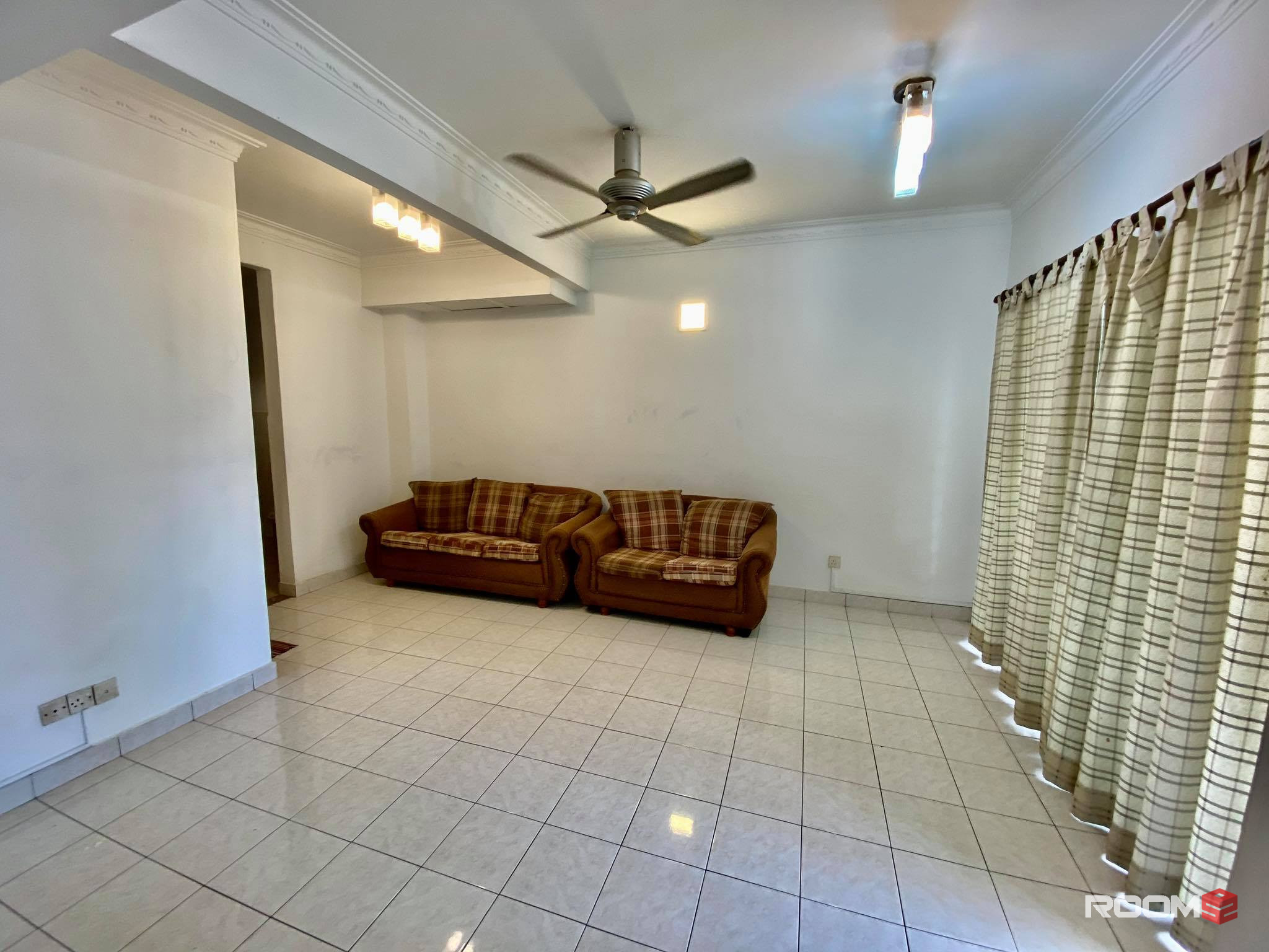 Middle Room at Bandar Puchong Utama [" 𝚂𝙰𝙻𝙴 𝙼𝙴𝚁𝙳𝙴𝙺𝙰 !! "] Bilik Sewa Puchong [1 Months Depo 💥] Puchong Utama