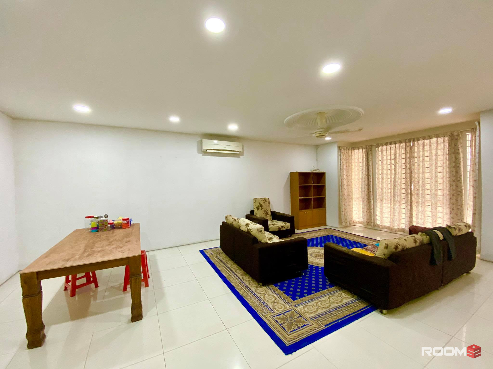 Bilik Sewa Balakong(free wifi) (Silk Residence) (Sungai Long) (AEON Cheras Selatan)(KTM)(The Mines) Taman Mesra Utama