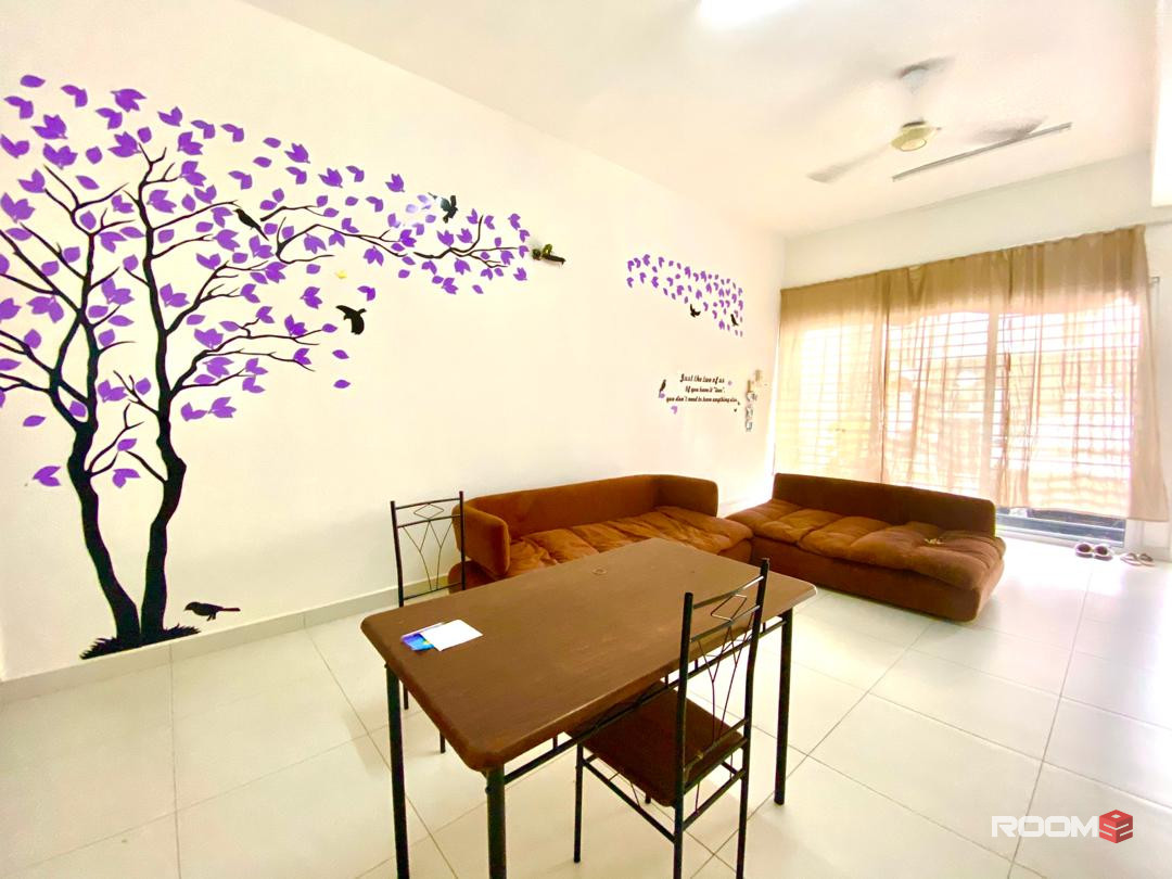 Middle Room at Bandar Mahkota Cheras, Cheras South 🌞 Bilik Sewa Cheras {PRIVACY 😎, Near MRT BTHO} Sunstone Villa, BMC,