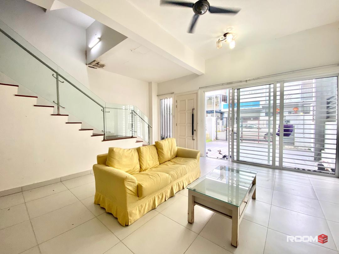 Middle Room at Bandar Mahkota Cheras, Cheras South [𝙵𝚁𝙴𝙴 𝚄𝚃𝙸𝙻𝙸𝚃𝚈] Bilik Sewa Cheras {Attach Toilet} Sunstone