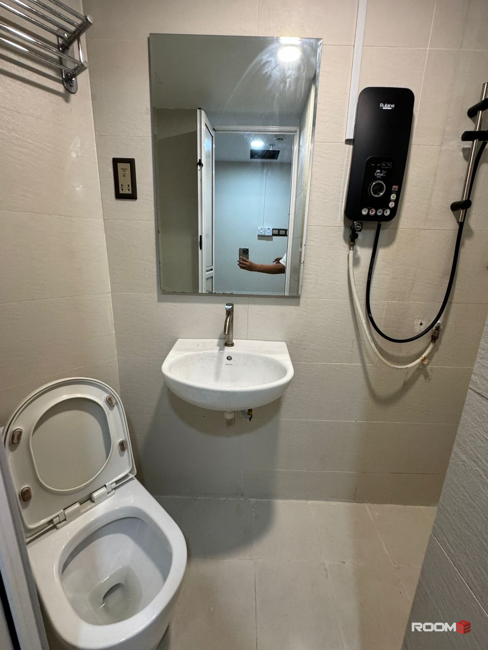 Newly Launched Co-Living Hotel Unit @ 4 mins walk to LRT Masjid Jamek, Kuala Lumpur City Center ⭐ Opposite SEGI College