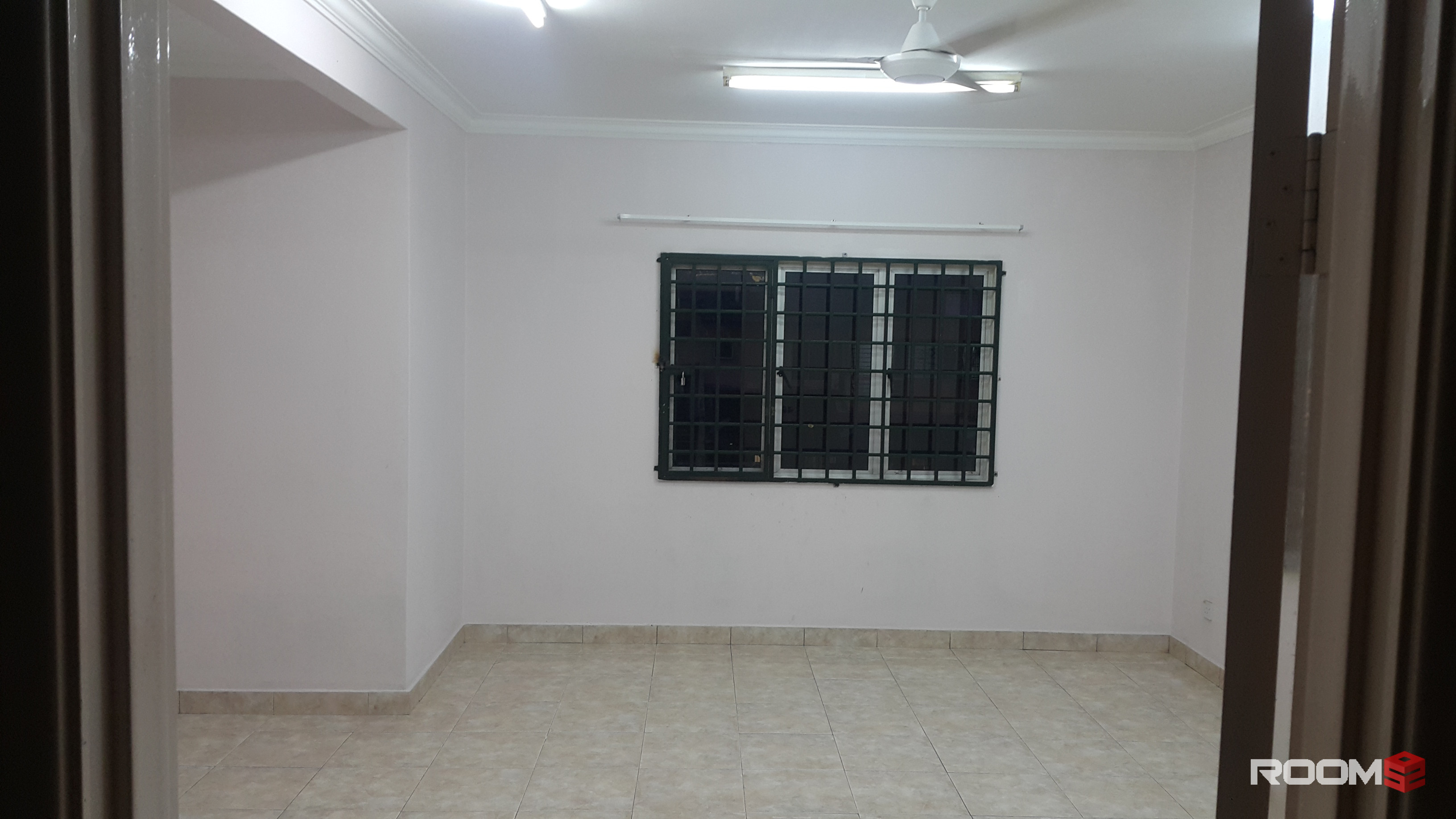 MASTER ROOM FOR RENT AT SERI KEMBANGAN