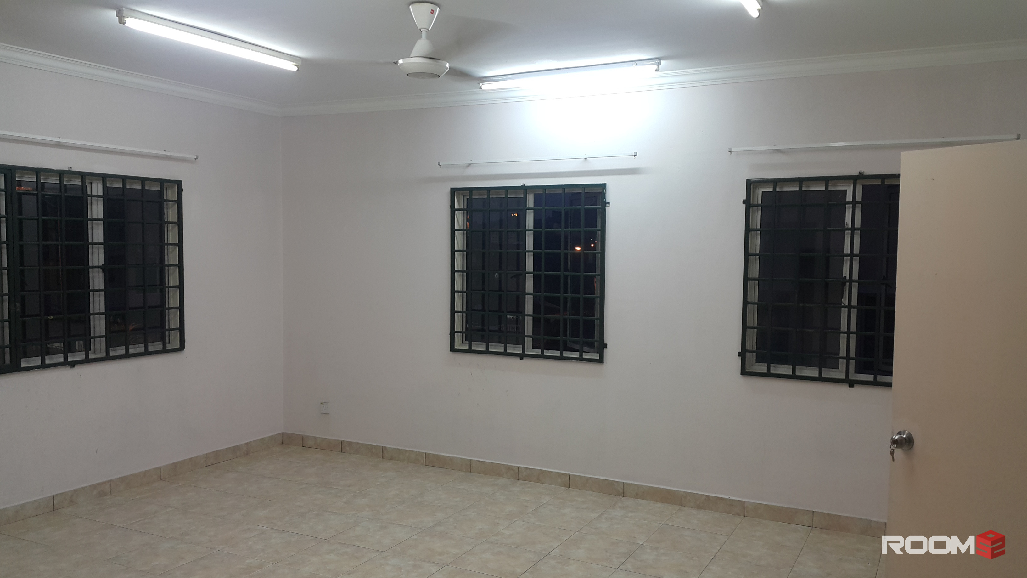 MASTER ROOM FOR RENT AT SERI KEMBANGAN