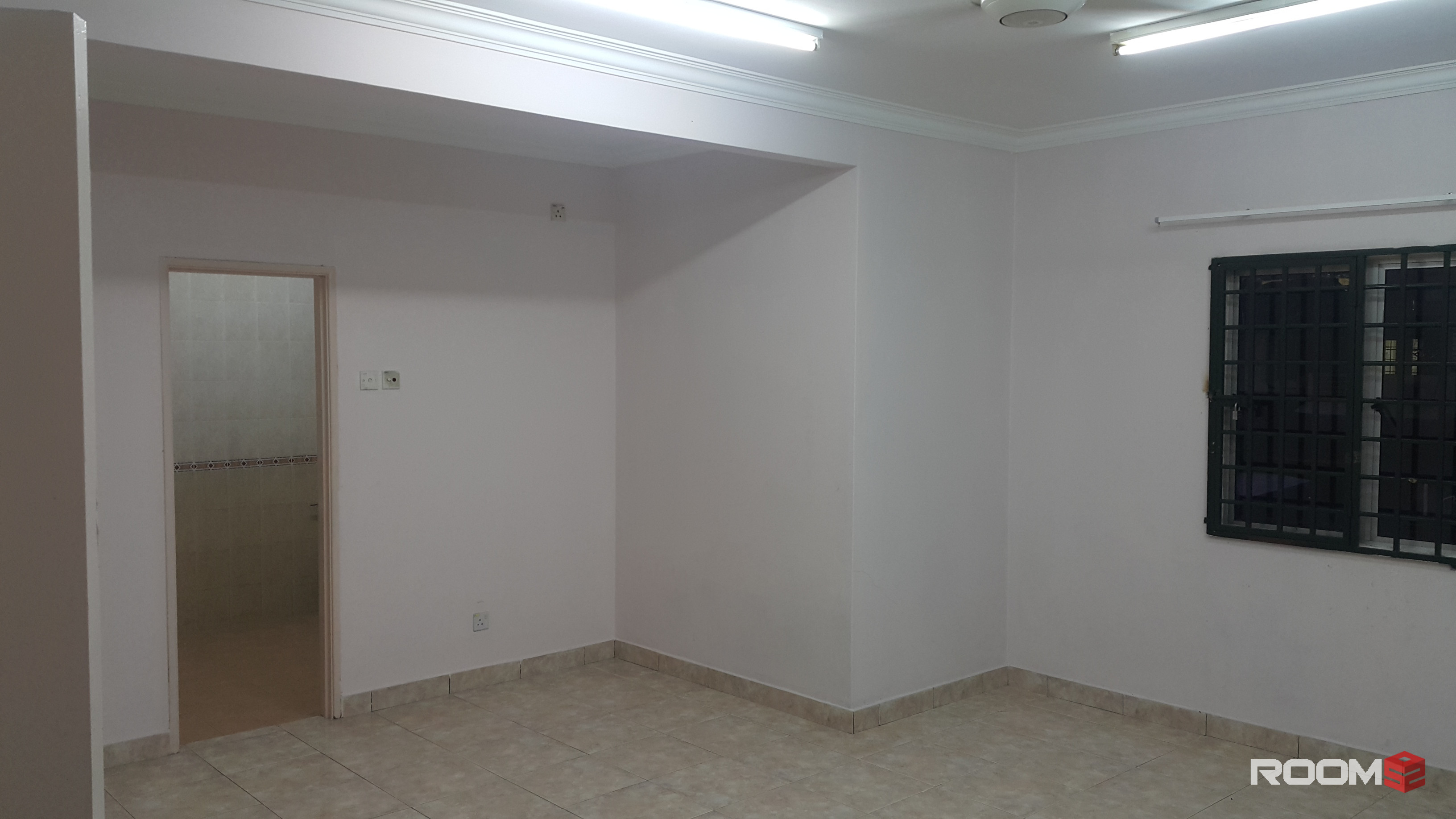 MASTER ROOM FOR RENT AT SERI KEMBANGAN